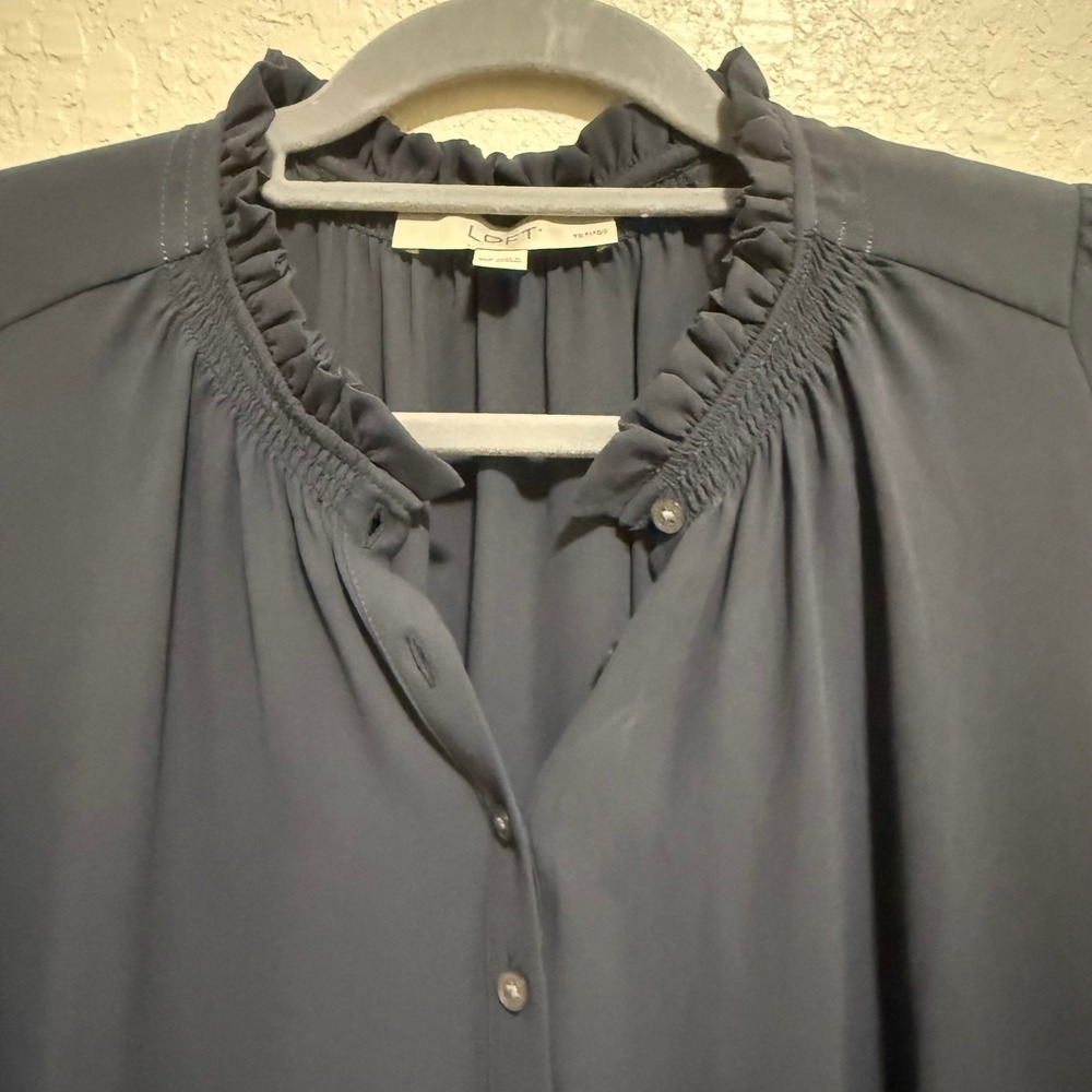 LOFT Petites Dark Gray Ruffle Neck Smocked Button Front Blouse XSP 487942 - Picture 5 of 10
